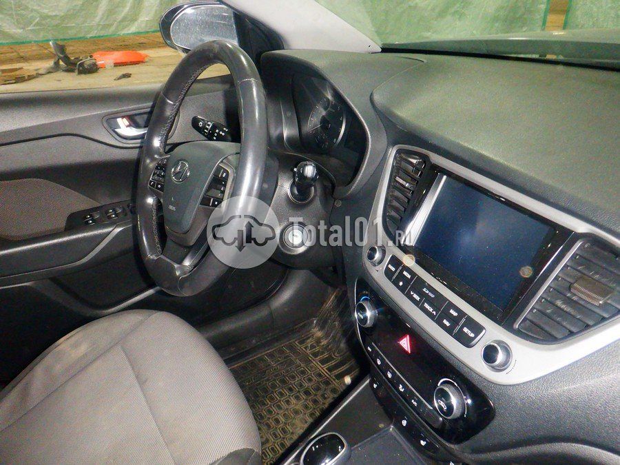 Фото Hyundai Solaris 26
