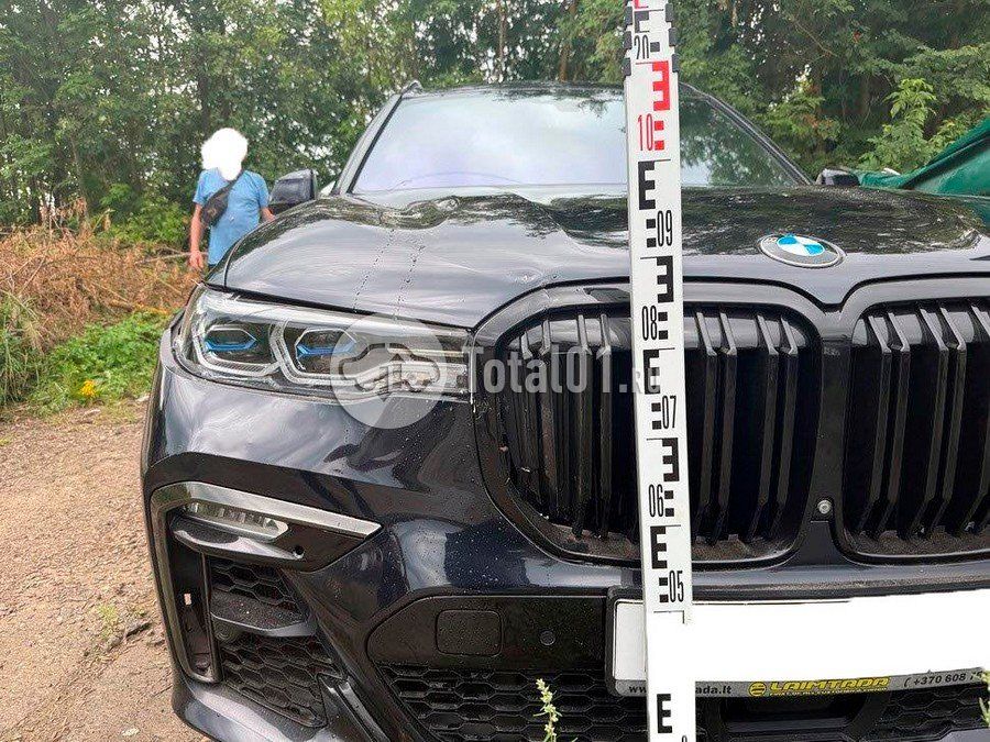Фото BMW X7 252