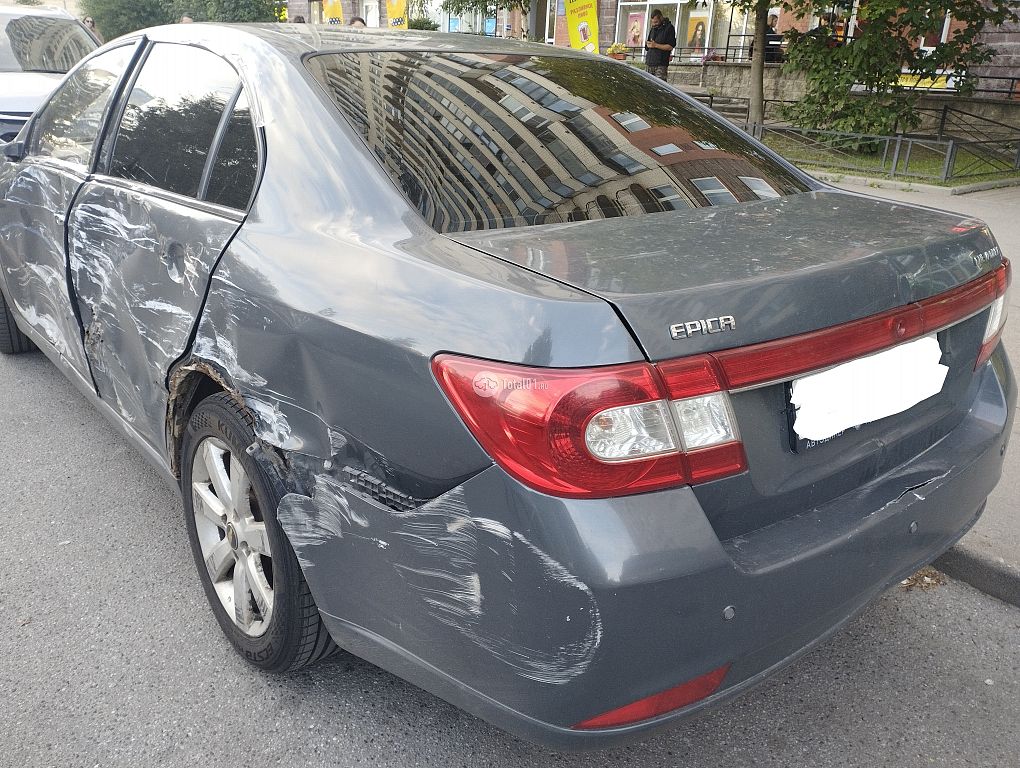 Фото Chevrolet Epica 8