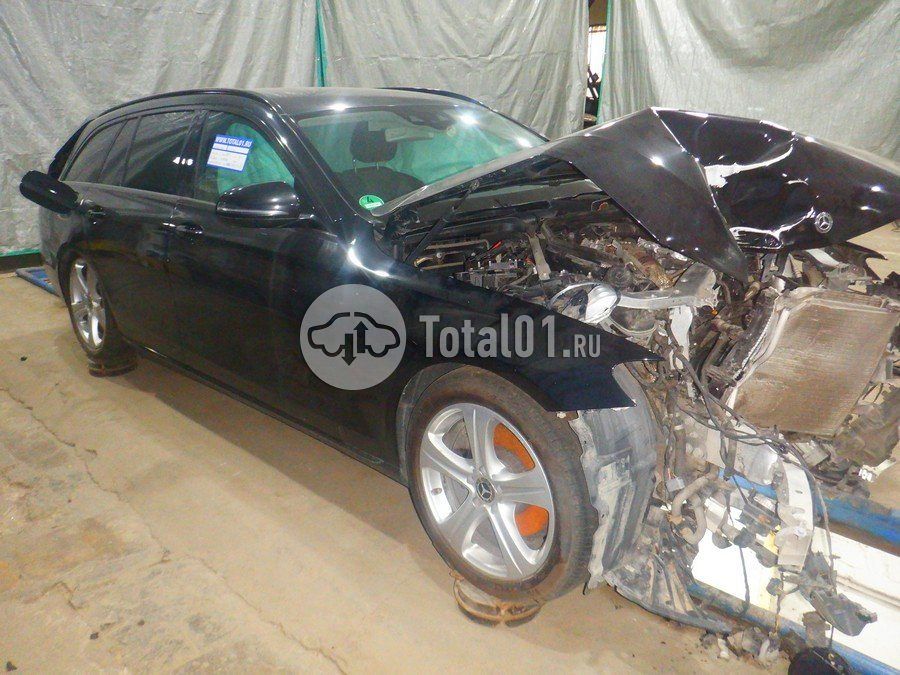 Фото Mercedes-Benz E220 18