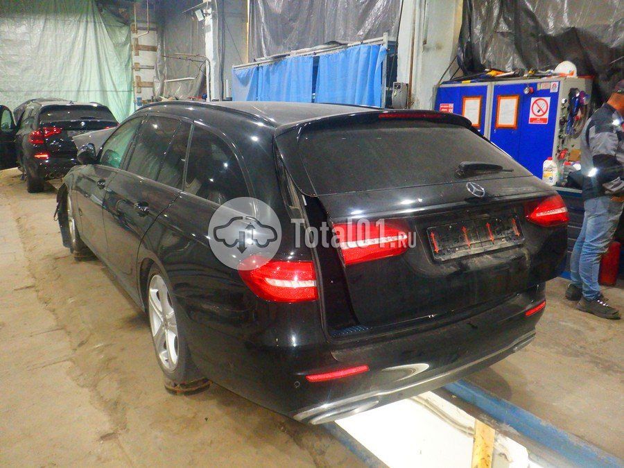 Фото Mercedes-Benz E220 22