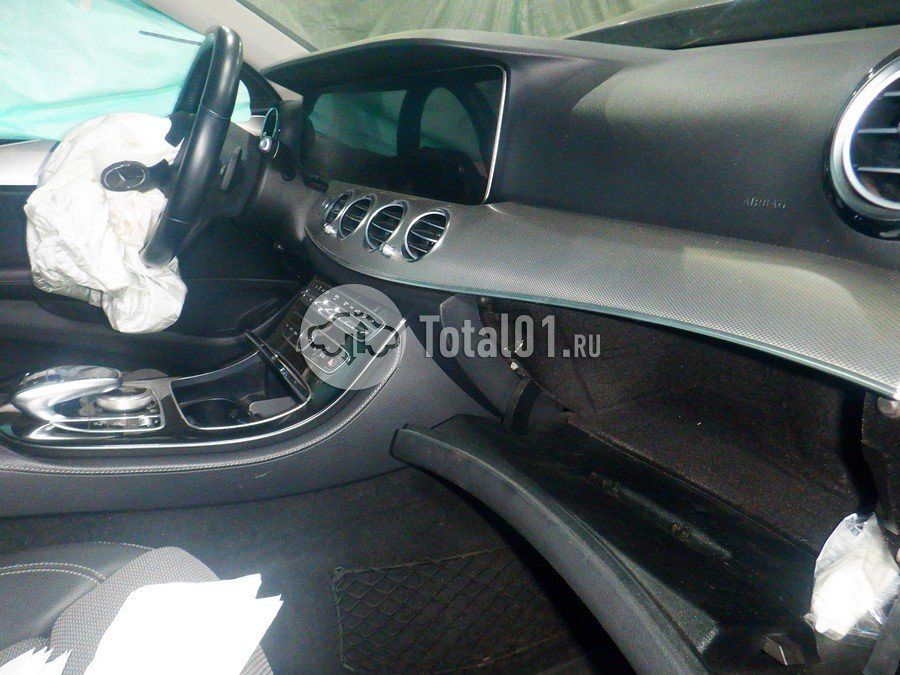 Фото Mercedes-Benz E220 32