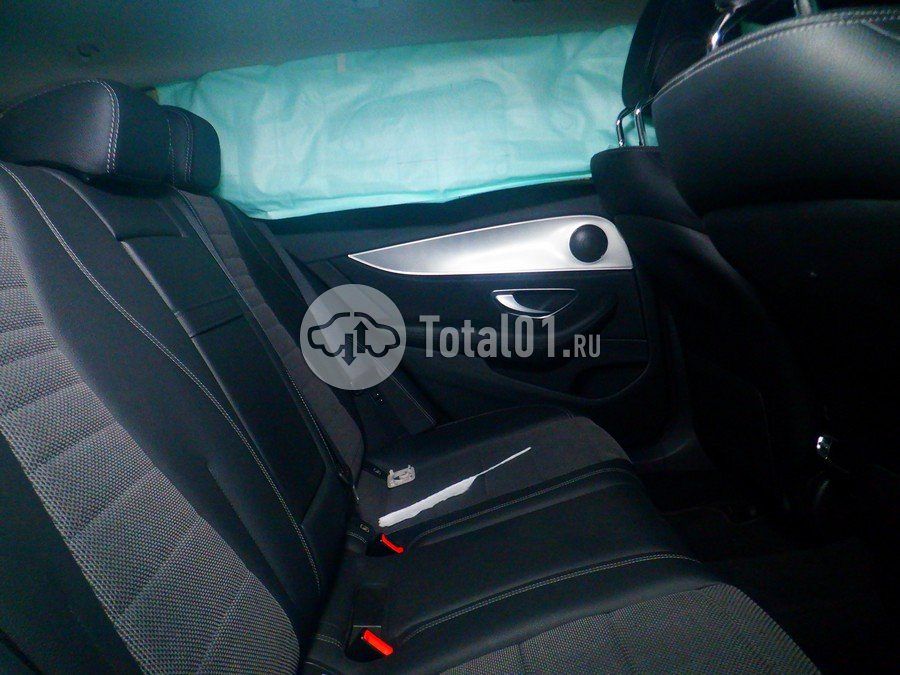 Фото Mercedes-Benz E220 50