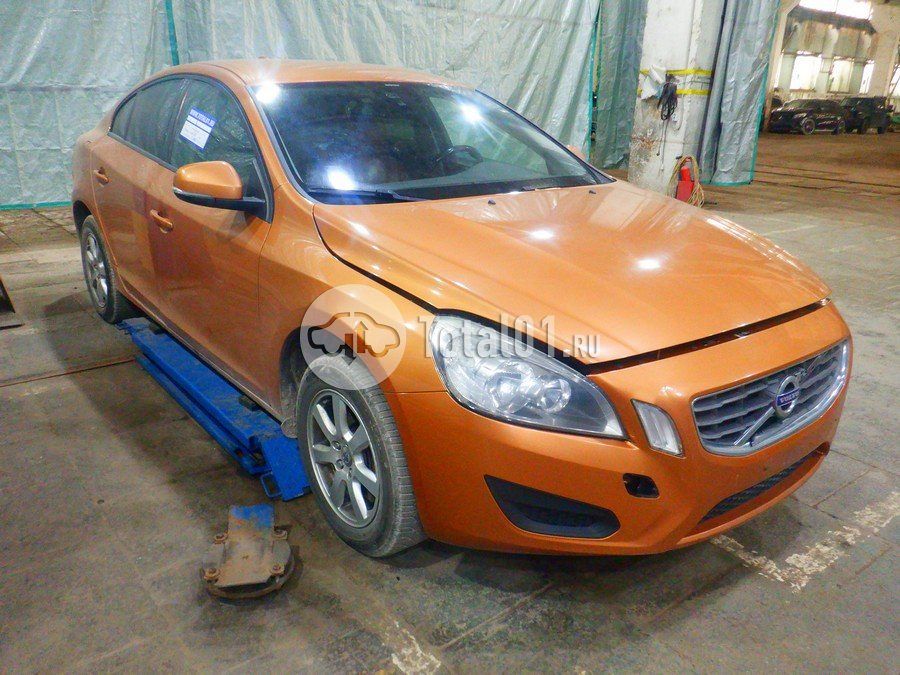 Фото Volvo S60 2