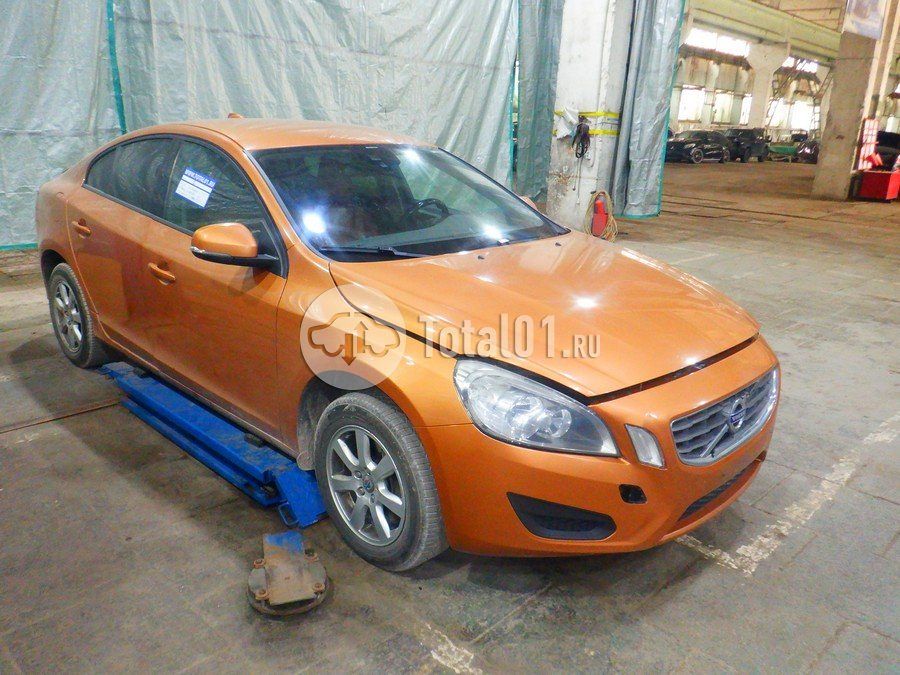 Фото Volvo S60 16