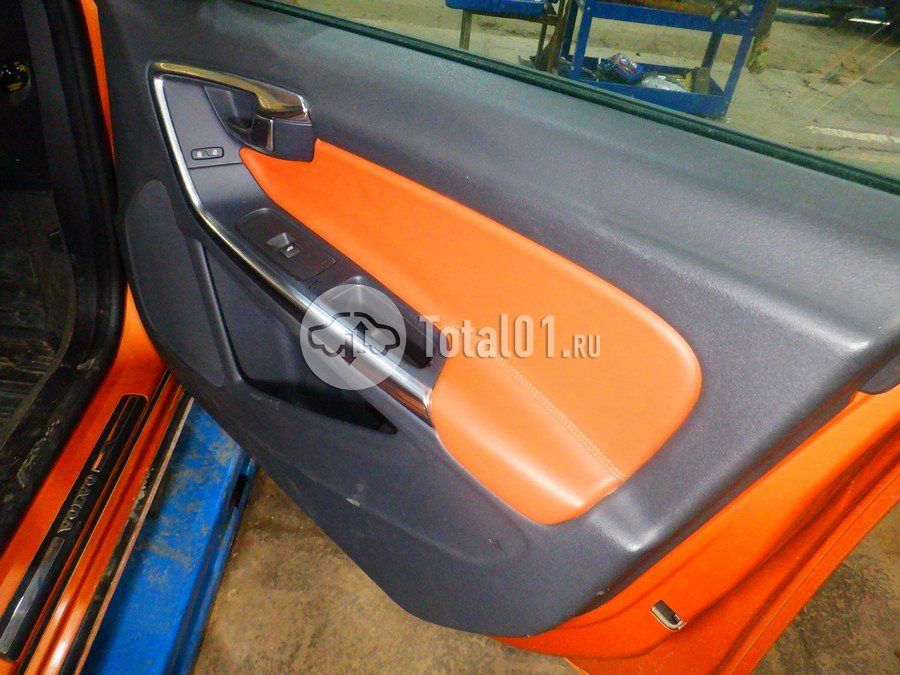 Фото Volvo S60 26