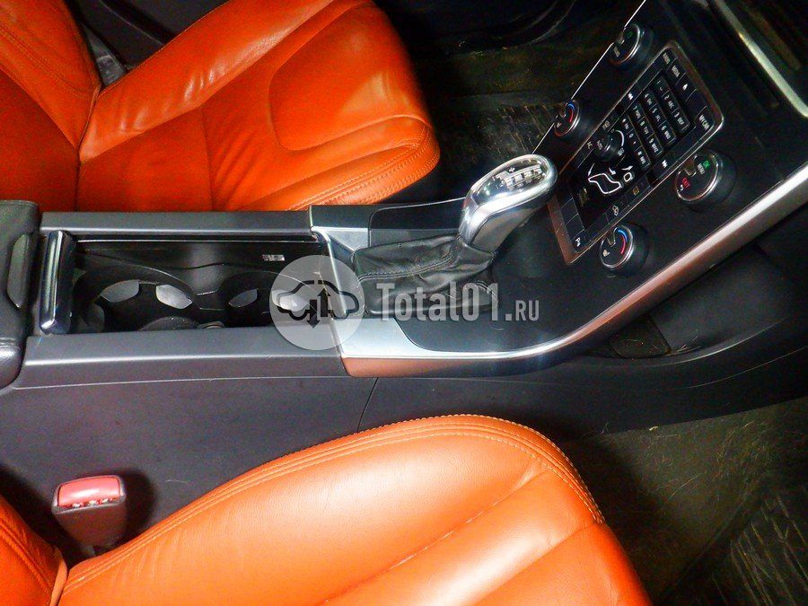 Фото Volvo S60 34