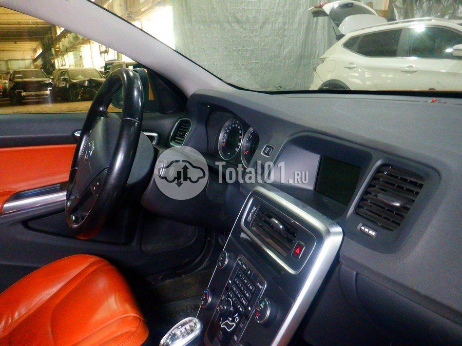 Фото Volvo S60 36