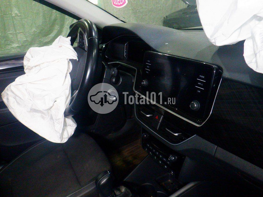 Фото Volkswagen Polo 32