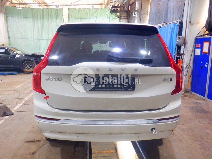 Фото Volvo XC90 12