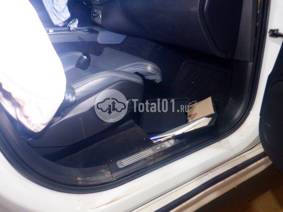 Фото Volvo XC90 24