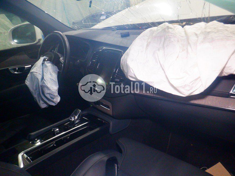 Фото Volvo XC90 26