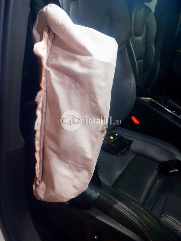 Фото Volvo XC90 30