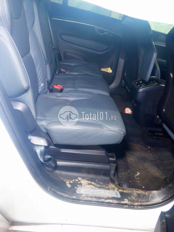 Фото Volvo XC90 46