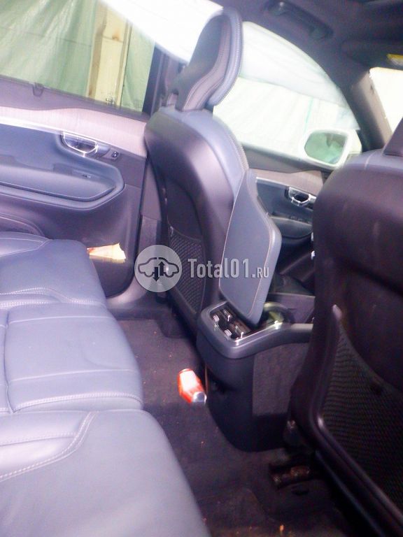 Фото Volvo XC90 54