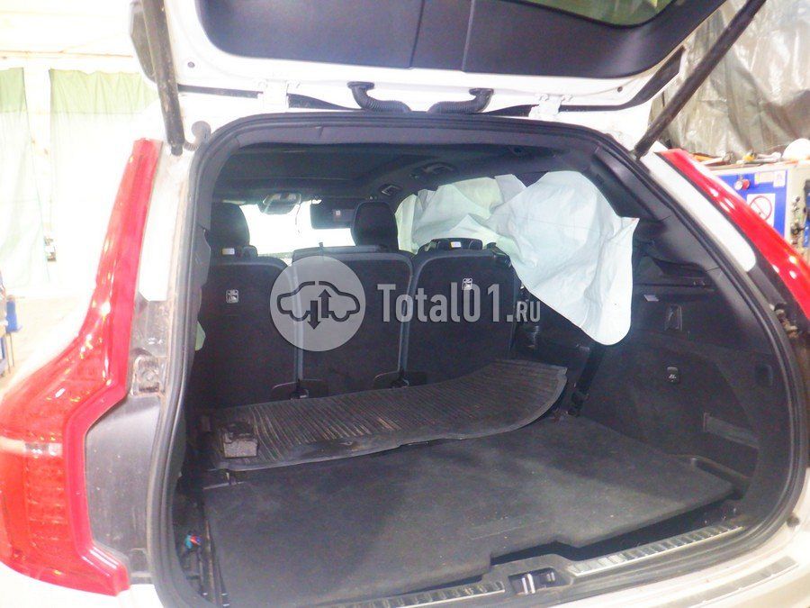 Фото Volvo XC90 90