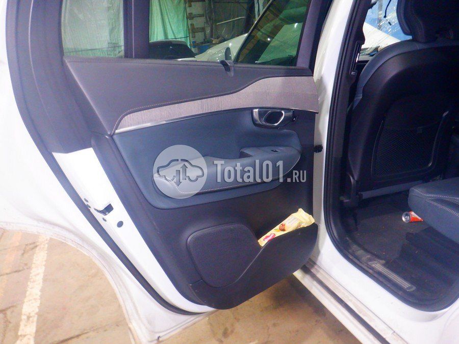 Фото Volvo XC90 92