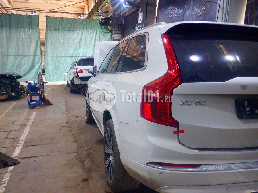 Фото Volvo XC90 254