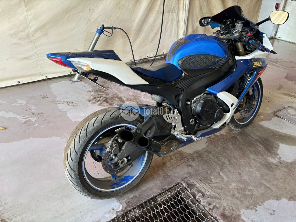 Фото Suzuki GSX-R600 6