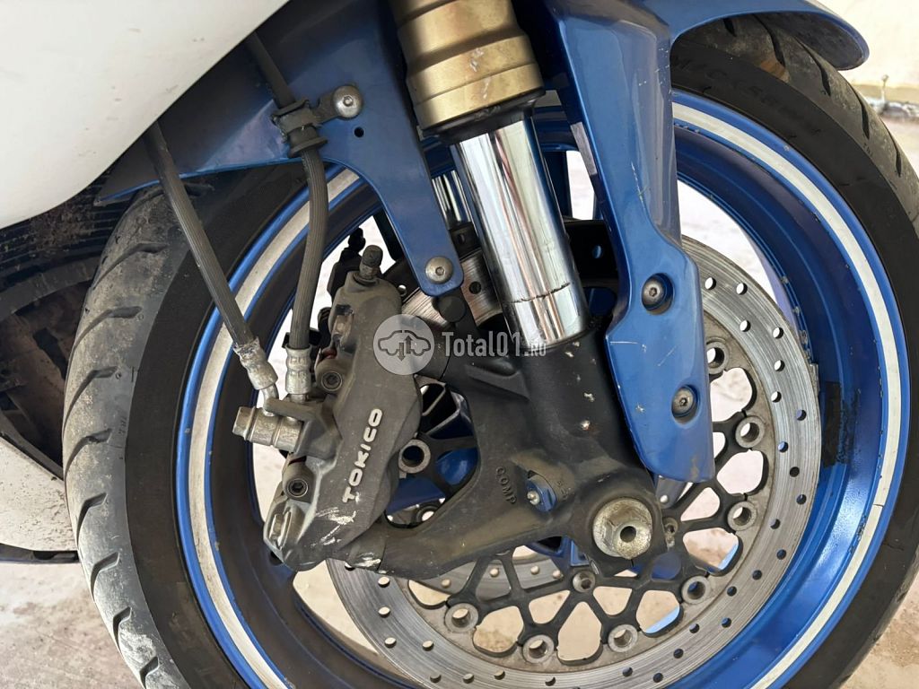 Фото Suzuki GSX-R600 34