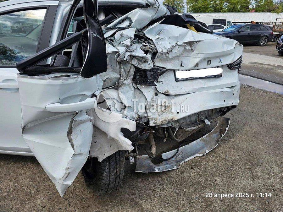 Фото ВАЗ (LADA) Vesta 90