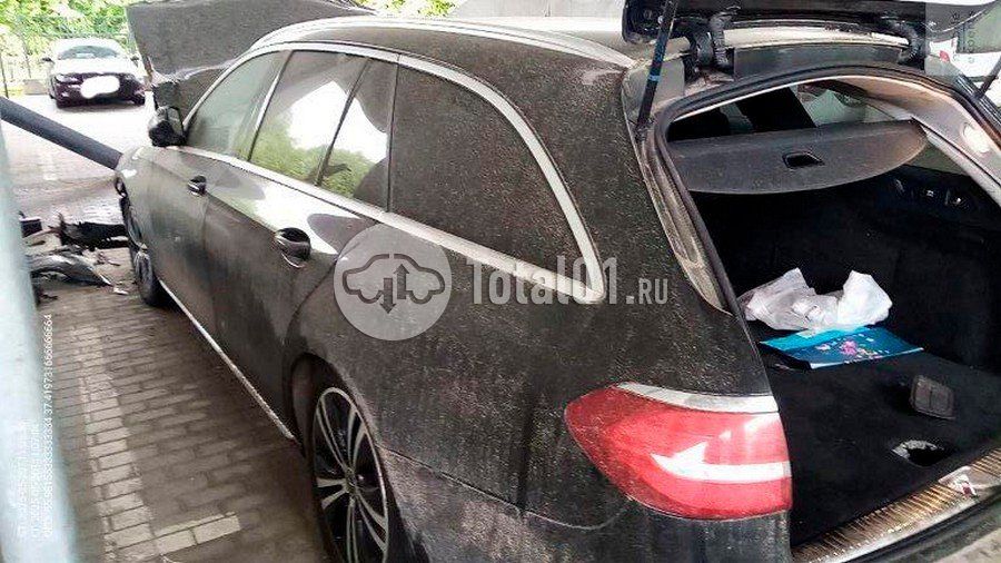 Фото Mercedes-Benz E-класс 104