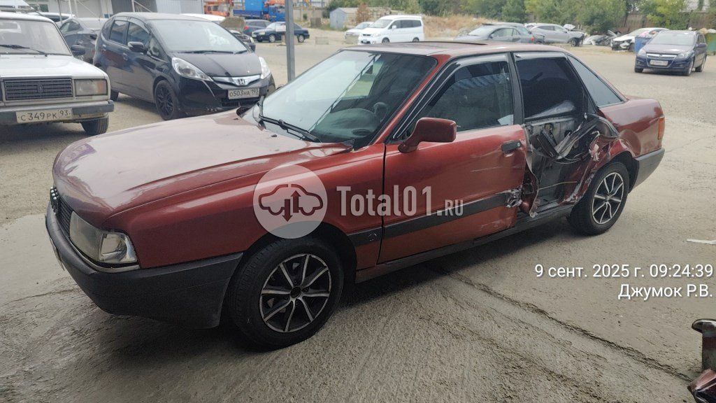 Фото Audi 80 14