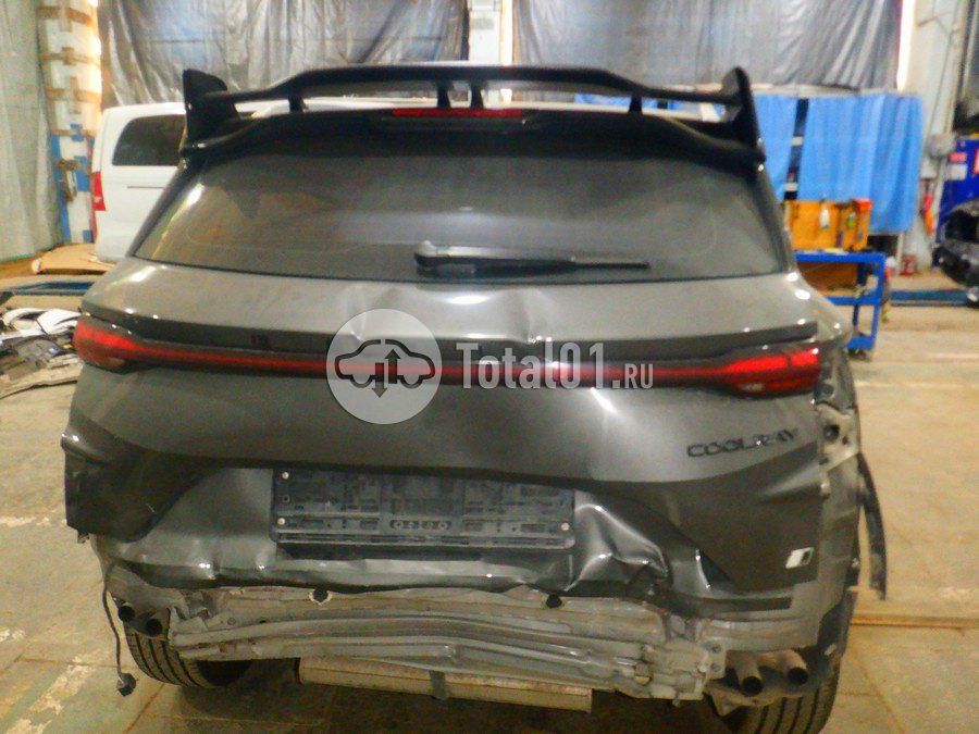 Фото Geely Coolray 12