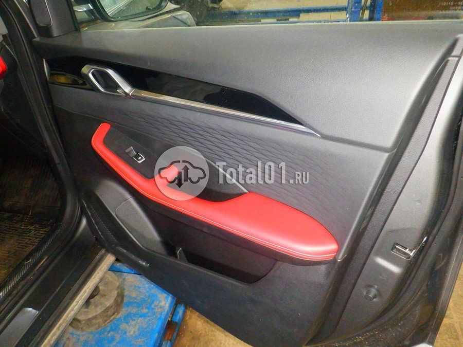 Фото Geely Coolray 20