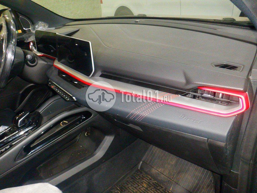 Фото Geely Coolray 24