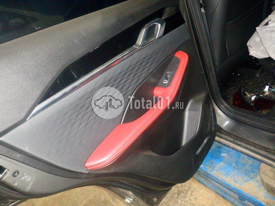 Фото Geely Coolray 100