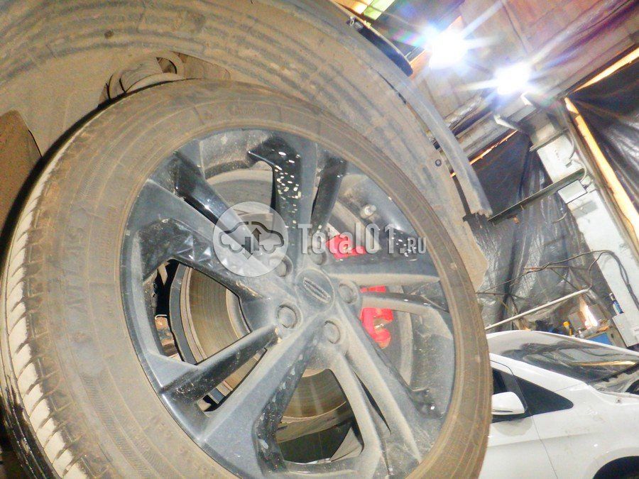 Фото Geely Coolray 400