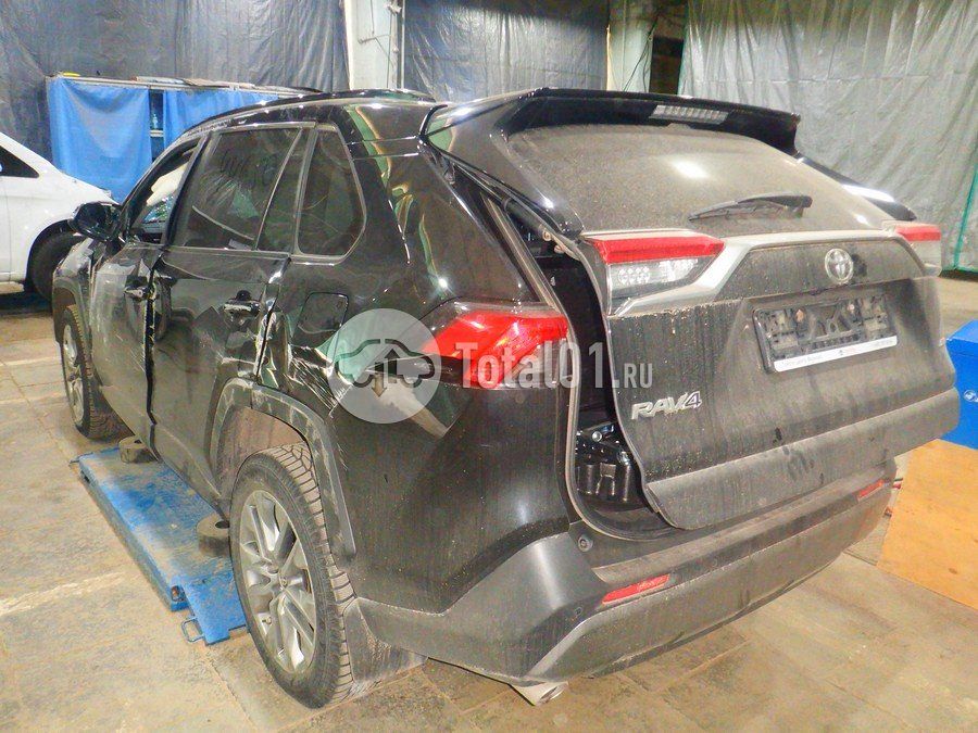 Фото Toyota RAV4 14