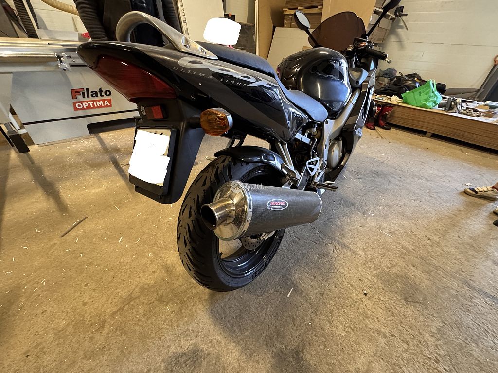 Фото Honda CBR600F 8