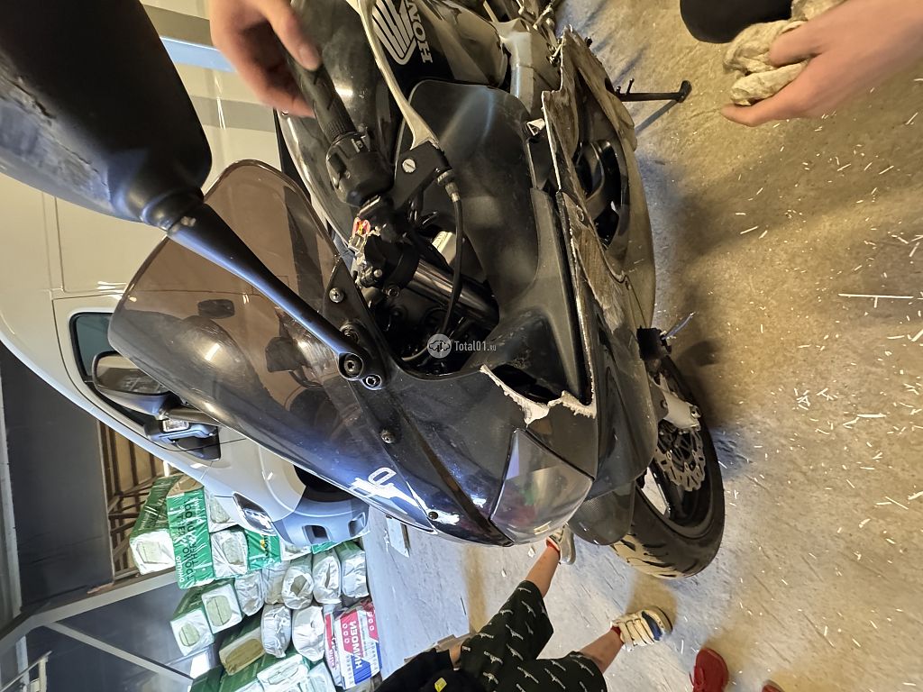 Фото Honda CBR600F 26