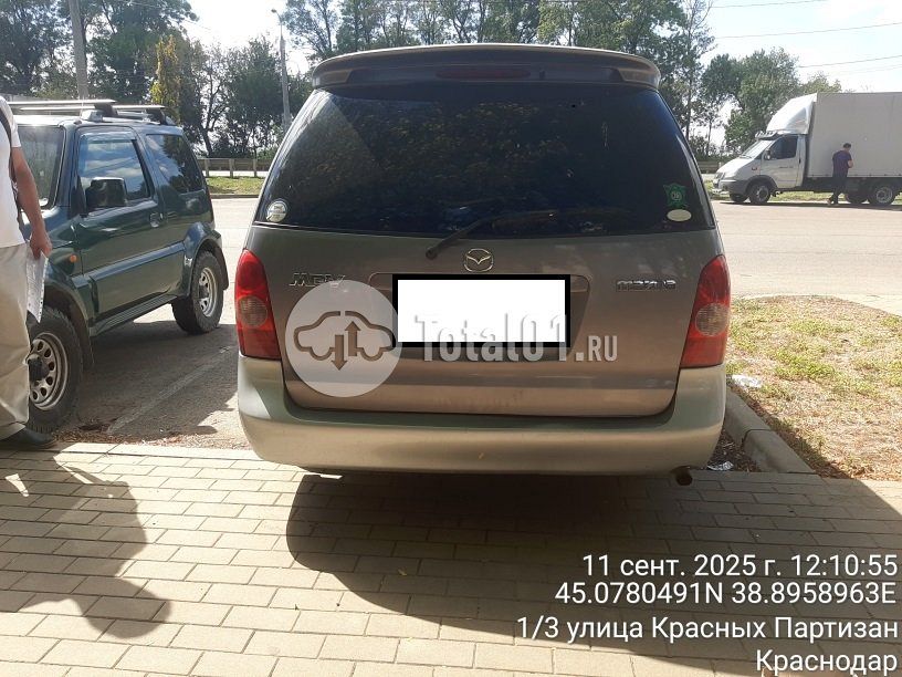 Фото Mazda MPV 10