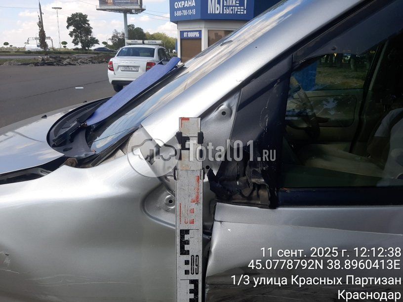 Фото Mazda MPV 26