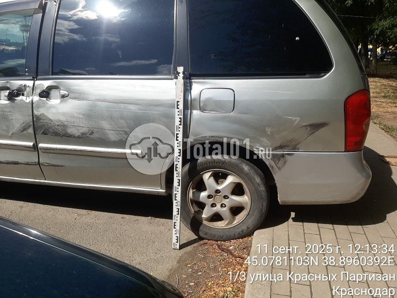 Фото Mazda MPV 38