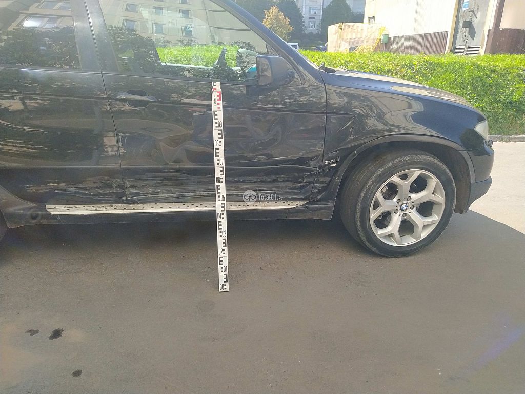 Фото BMW X5 4