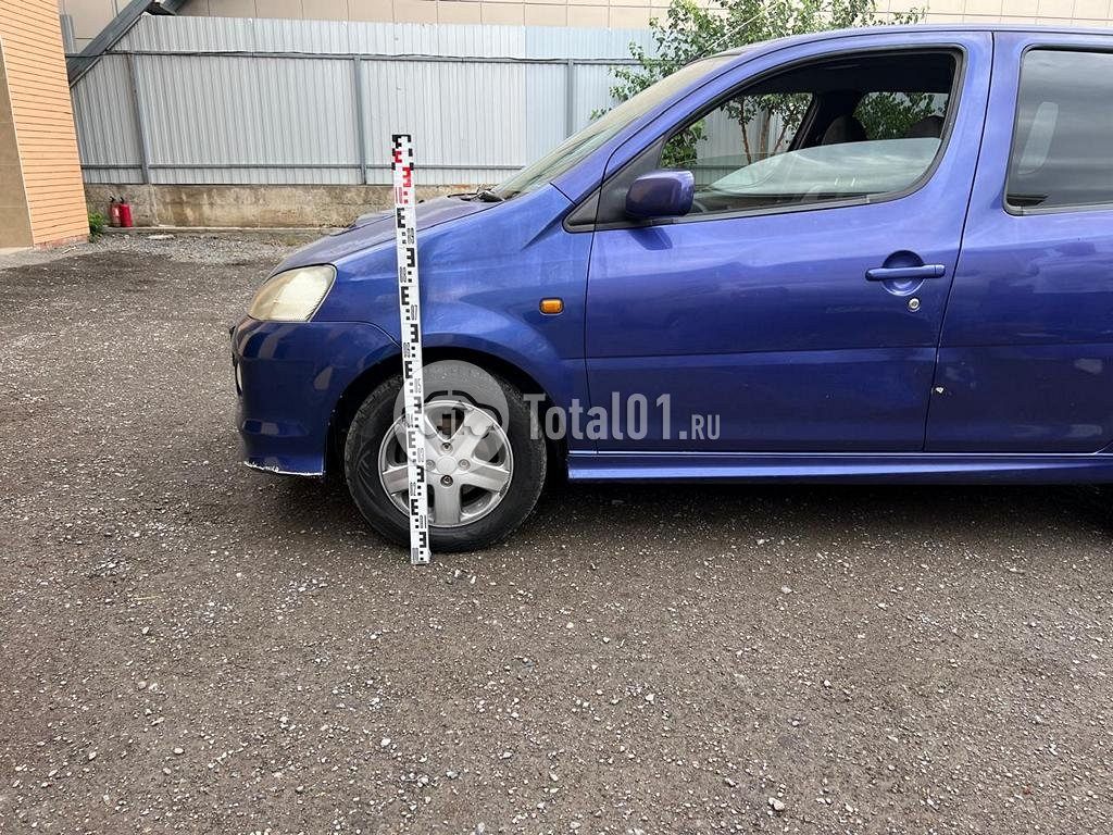 Фото Daihatsu YRV 40