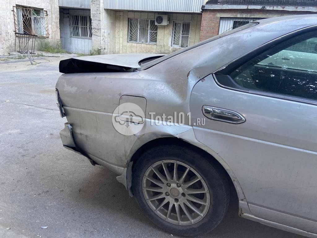 Фото Nissan Laurel 18
