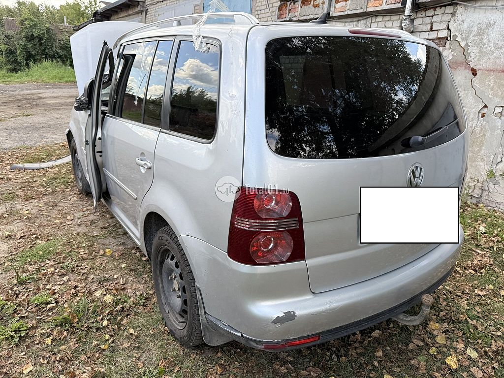 Фото Volkswagen Touran 44