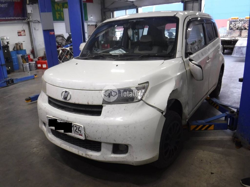 Фото Toyota bB 4