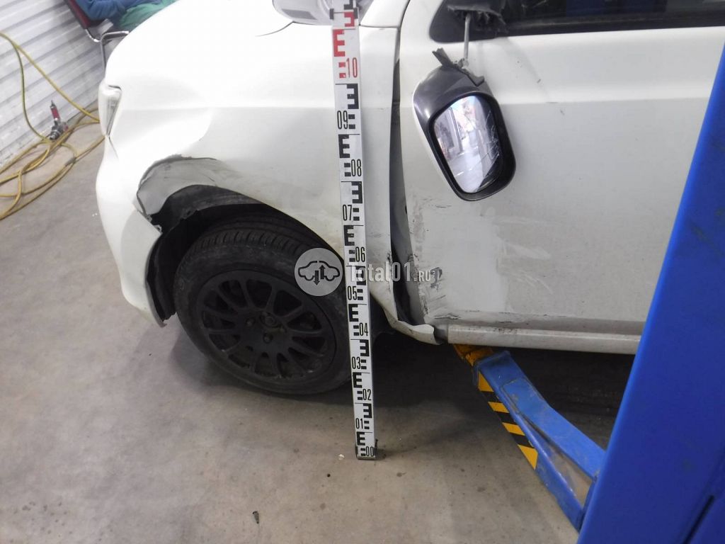 Фото Toyota bB 12
