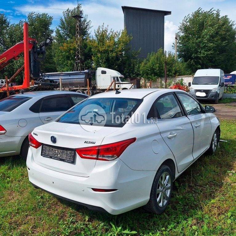 Фото Changan Alsvin 10