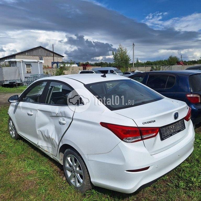 Фото Changan Alsvin 12