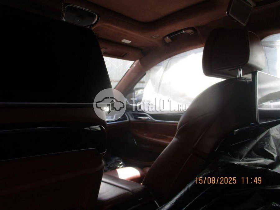 Фото BMW M7 26