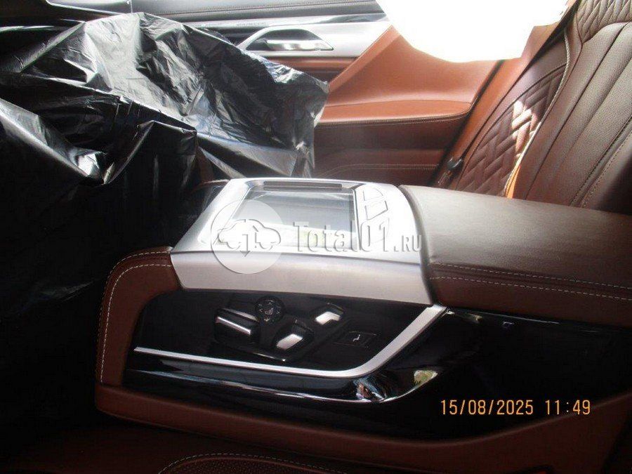 Фото BMW M7 28