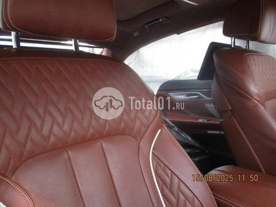 Фото BMW M7 38