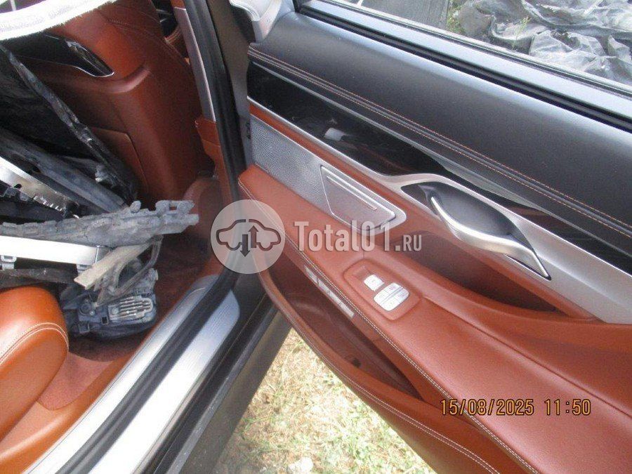 Фото BMW M7 44